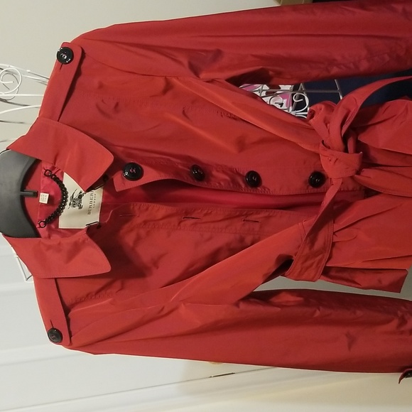 LADY IN RED❣️Gorgeous Iridescent red Burberry short belted jacket - Picture 2 of 12